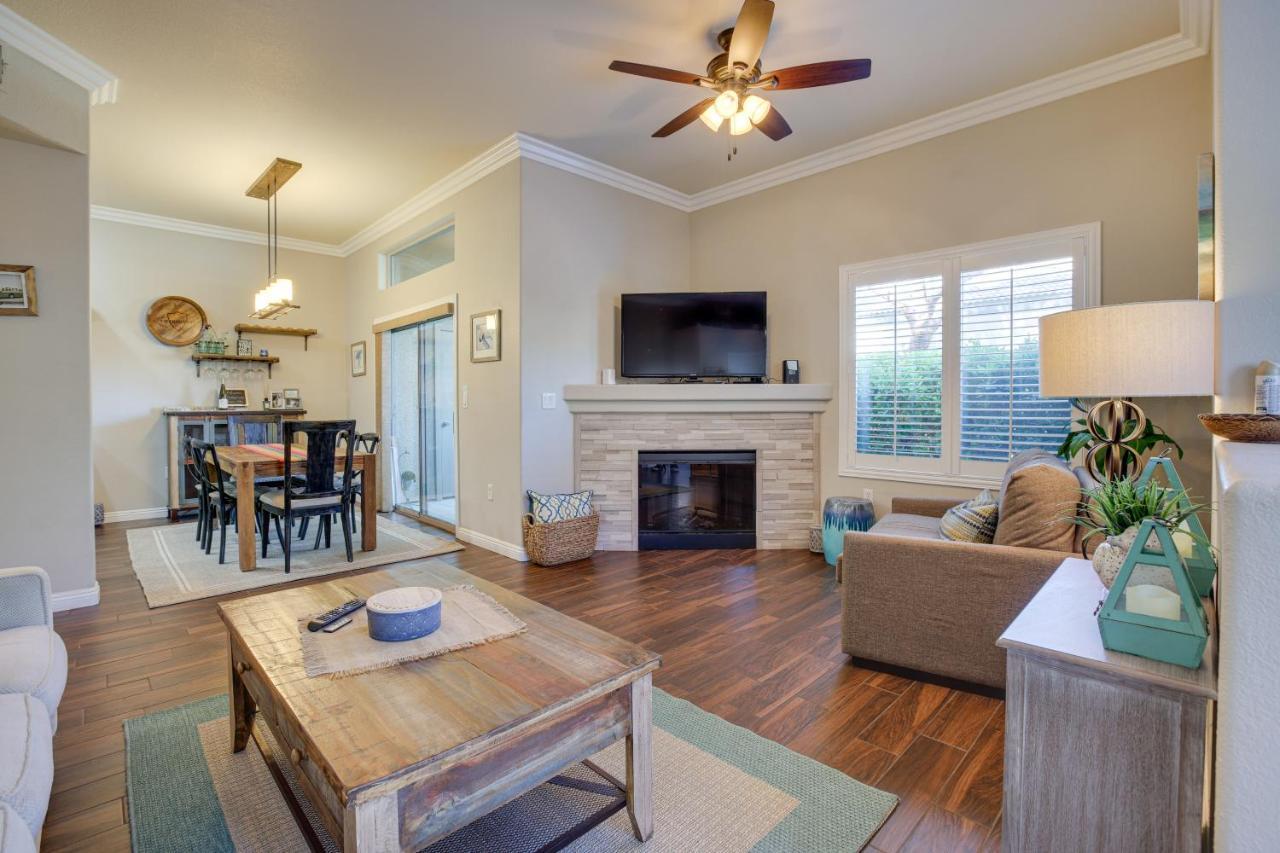 Vegas With Pool Access! Apartment *