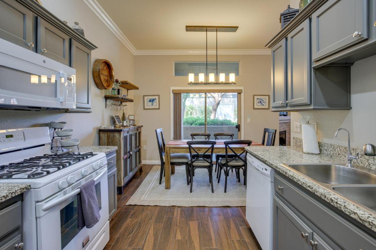 Apartment Vegas With Pool Access!